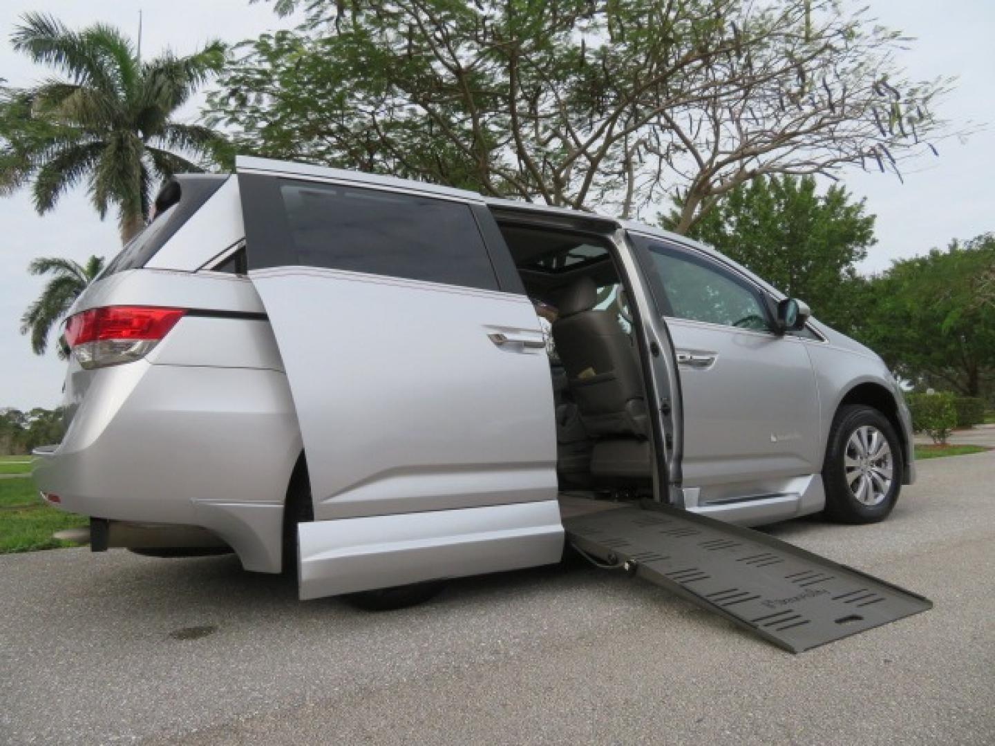 2014 Silver /GRAY Honda Odyssey EX-L (5FNRL5H68EB) with an 3.5L V6 SOHC 24V engine, 6-Speed Automatic transmission, located at 4301 Oak Circle #19, Boca Raton, FL, 33431, (954) 561-2499, 26.388861, -80.084038 - You are looking at Gorgeous Low Mileage 2014 Honda Odyssey EX-L Braunability Freedom Van Handicap Van Wheelchair Van Conversion Van with 25K Original Miles, Power Side Entry Ramp with Kneeling Van Function, Passenger Side Quick Lock System (same as ez lock), Quick Release Front Seats, Tie Down Syste - Photo#60